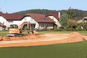 OBNOVA TEKAŠKE STEZE OB OŠ CERKNICA 01 FOTO LJUBO VUKELIČ